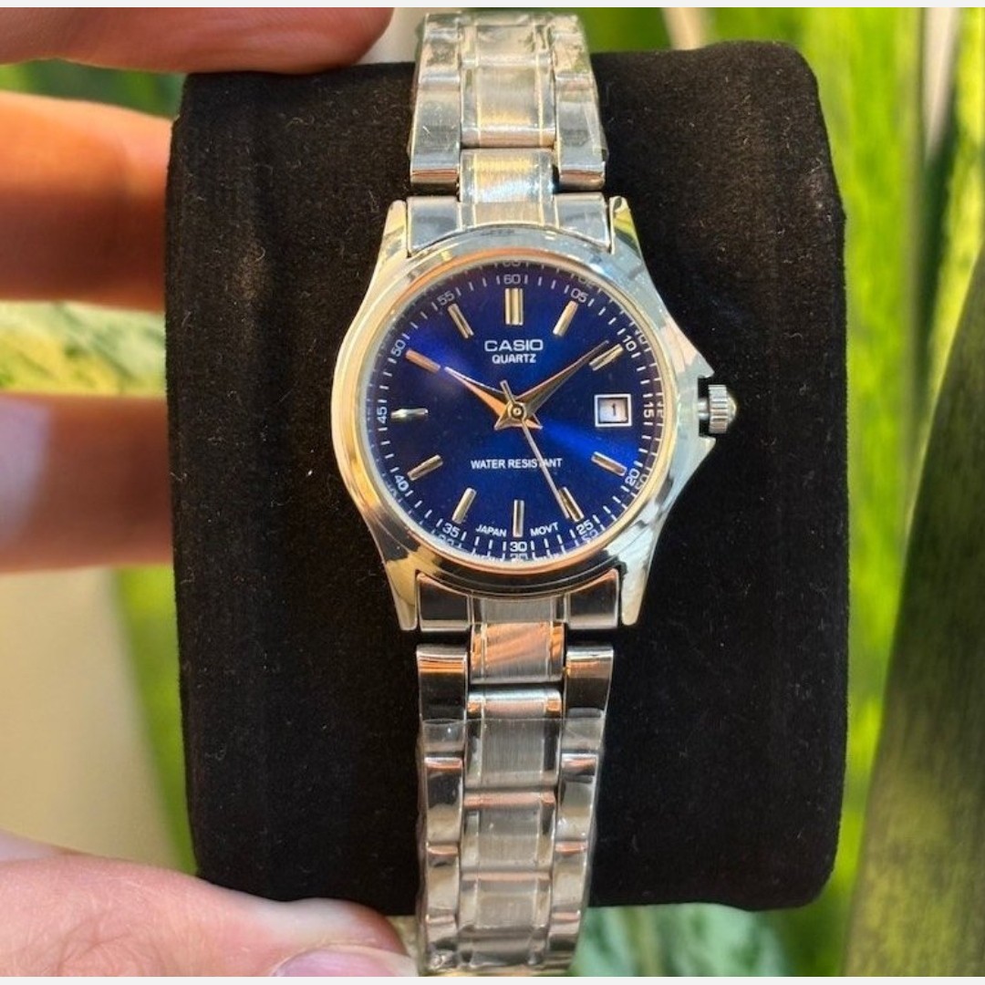 ساعت مچی زنانه کاسیوcasio اصل بند استیل نقره ای صفحه نمایش گرد بنفش خاص وجذاب