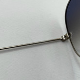 عینک ریبن خلبانی شیشه سنگ آبی هایلایت فریم نقره ای به همراه پک کامل ریبن کد Rayban RB 3025