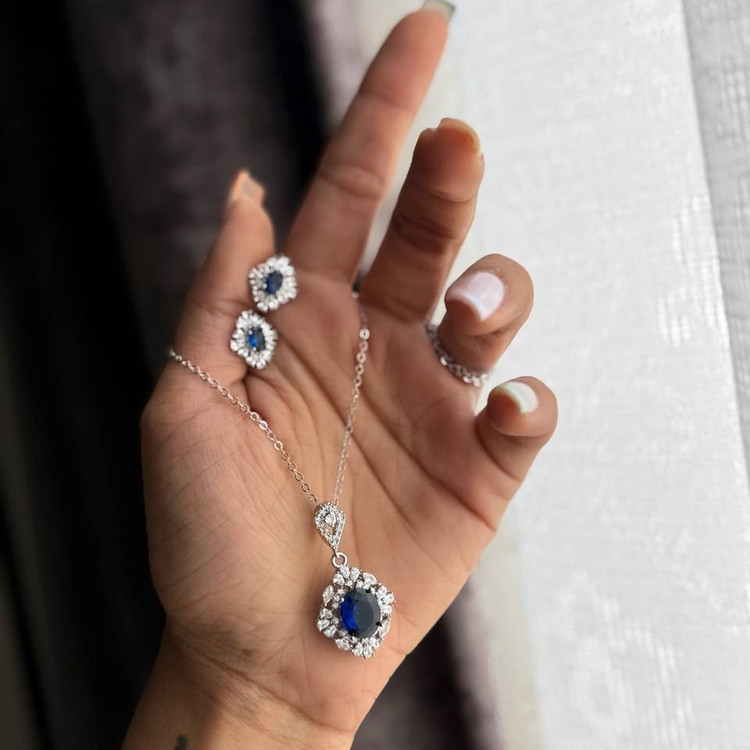 نیم ست گردنبند و گوشواره زنانه طرح نگین رنگی رنگ ثابت کد sm (پس کرایه)