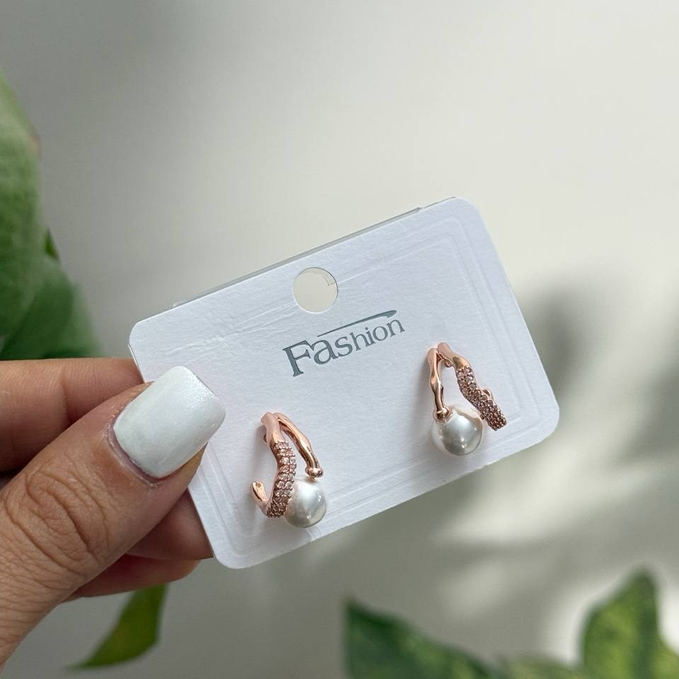 گوشواره آبکاری نقره میخ نقره زنانه طرح تک مروارید نگین رنگ ثابت کد sm (پس کرایه)