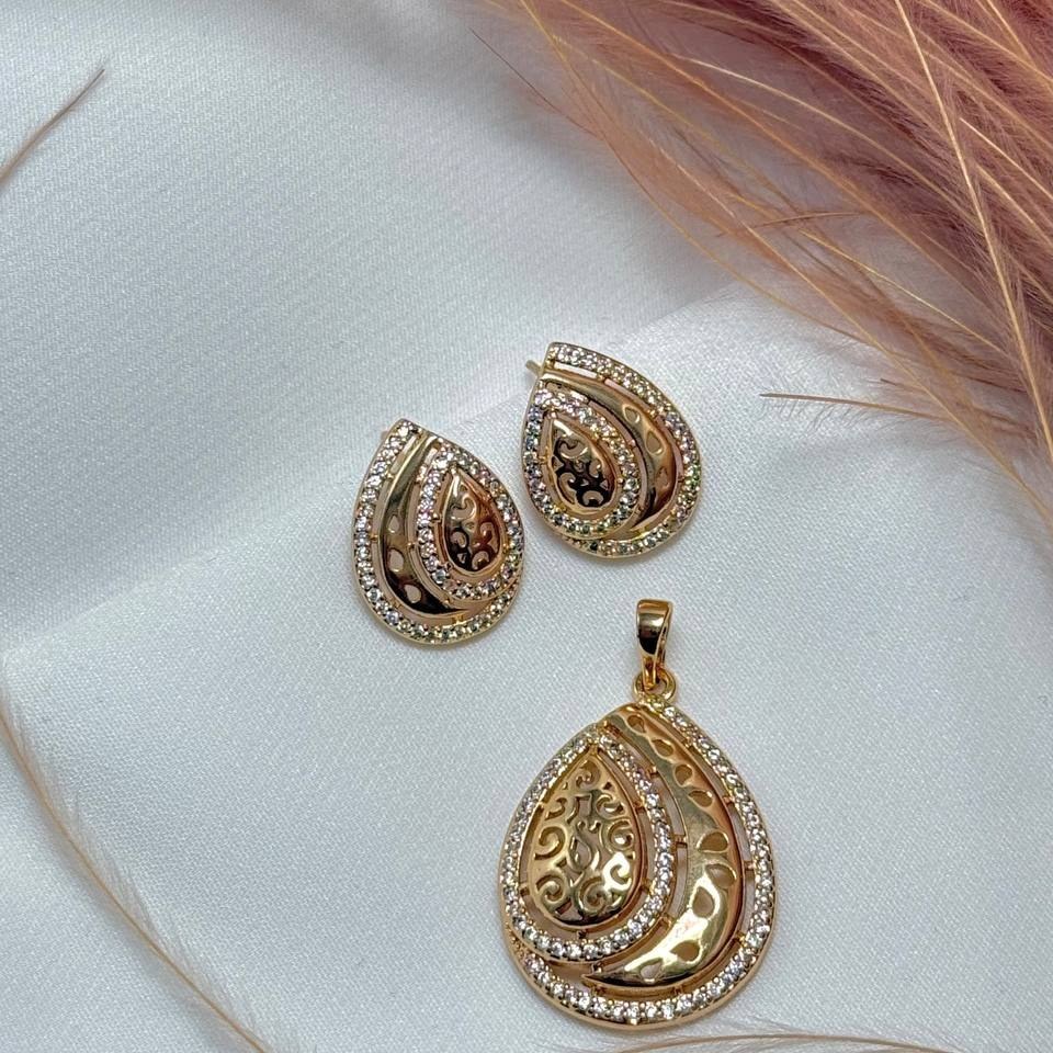 نیم ست گردنبند و گوشواره ژوپینگ زنانه طرح پروانه نگین تنوع طرح رنگ ثابت کد sm (پس کرایه)