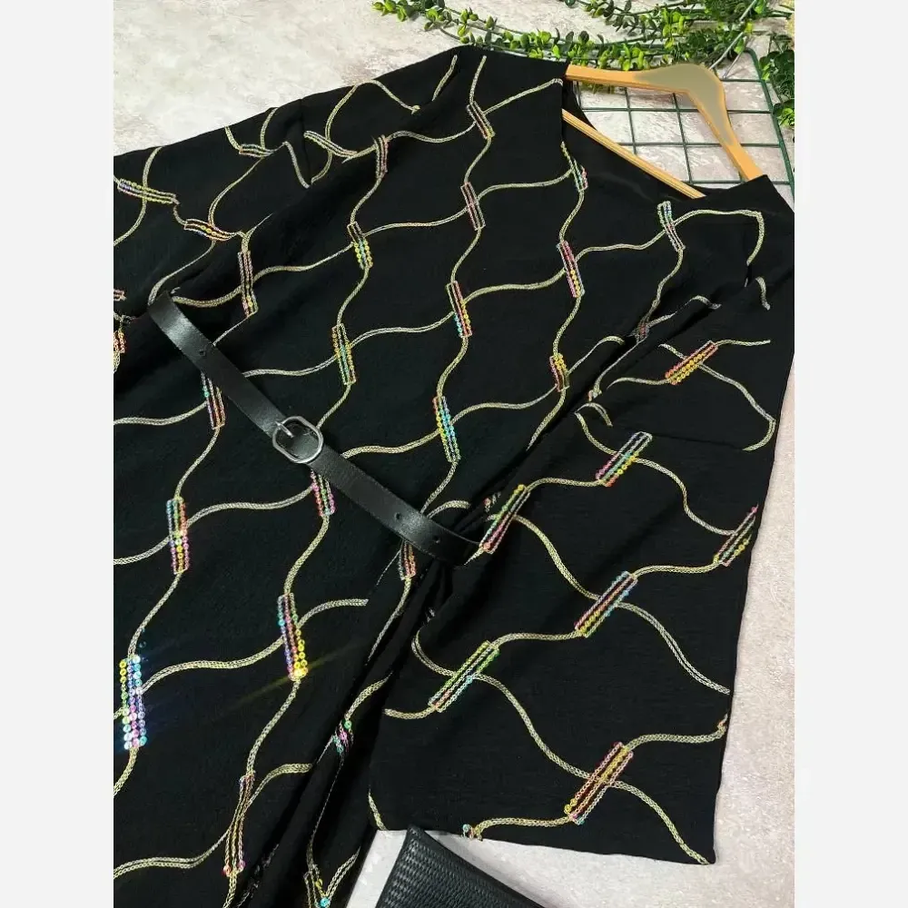عبا زنانه مدل خوشه جنس الیزه و خامه دوزی پولک دوزی شده مشکی فری سایز