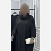 عبای زنانه مدل آلکا جنس داکرون سوزن دوزی شده رنگ مشکی فری سایز