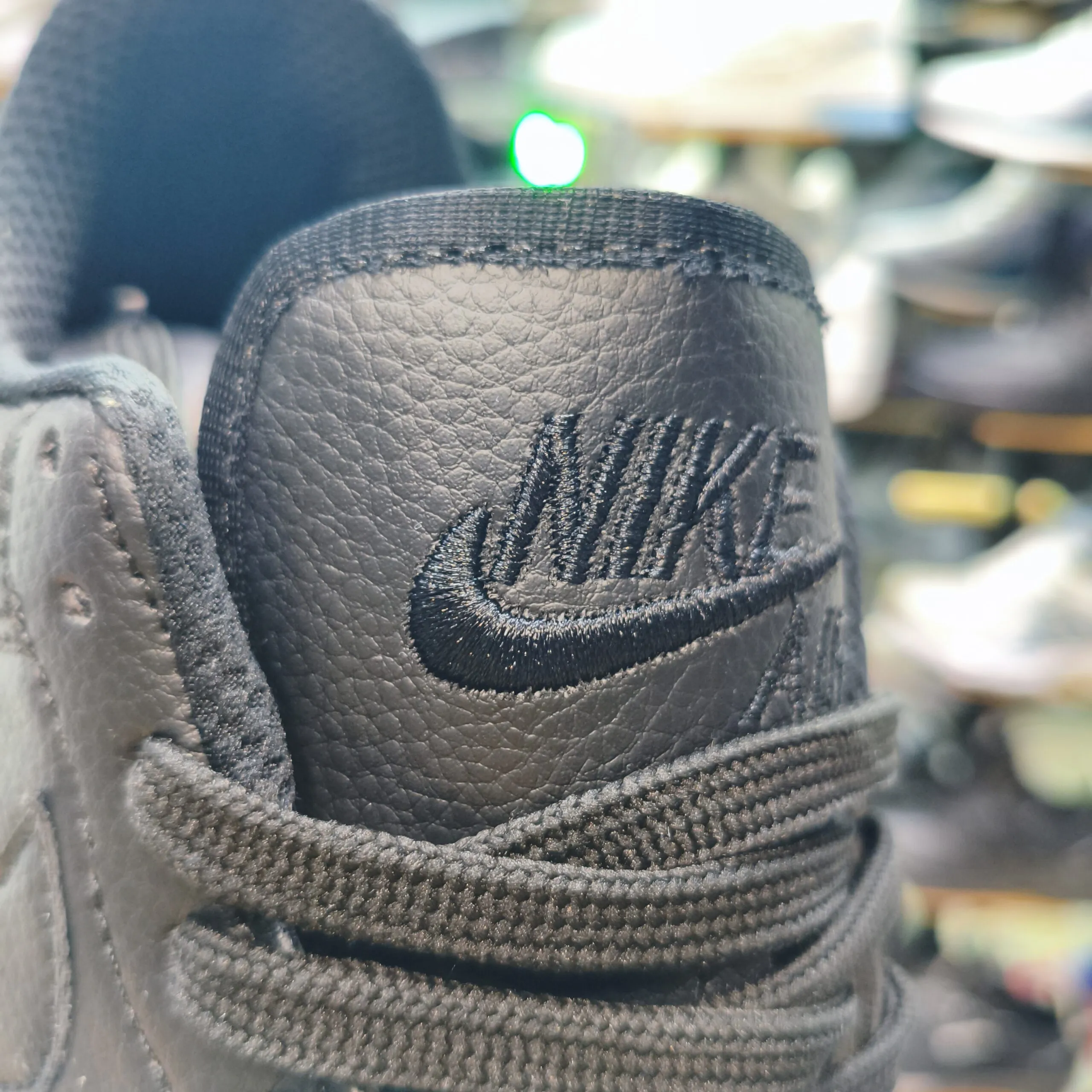 کتونی نایک ایرفورس مردانه مشکی مدل ساق کوتاه و کفی طبی نرم