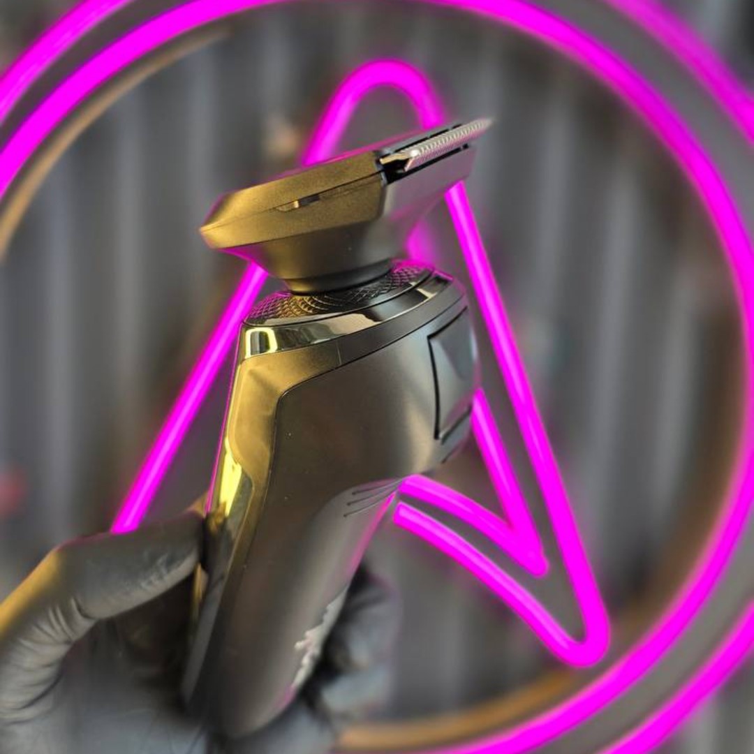 ریش تراش سه تیغ کرونیر سه کاره ریش تراش خط زن کاملا ضدآب موزن گوش و بینی