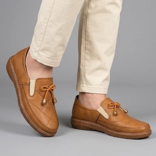 کفش طبی زنانه دست دوز مدل پافر رنگ عسلی(همراه با کفی طبی) پرفرووش